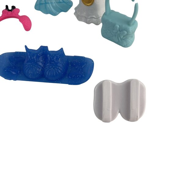 Minnie Mouse Snap & Style Winter Snowboard Ice Skating Lot‎ of 12 Posable Doll - Picture 4 of 7